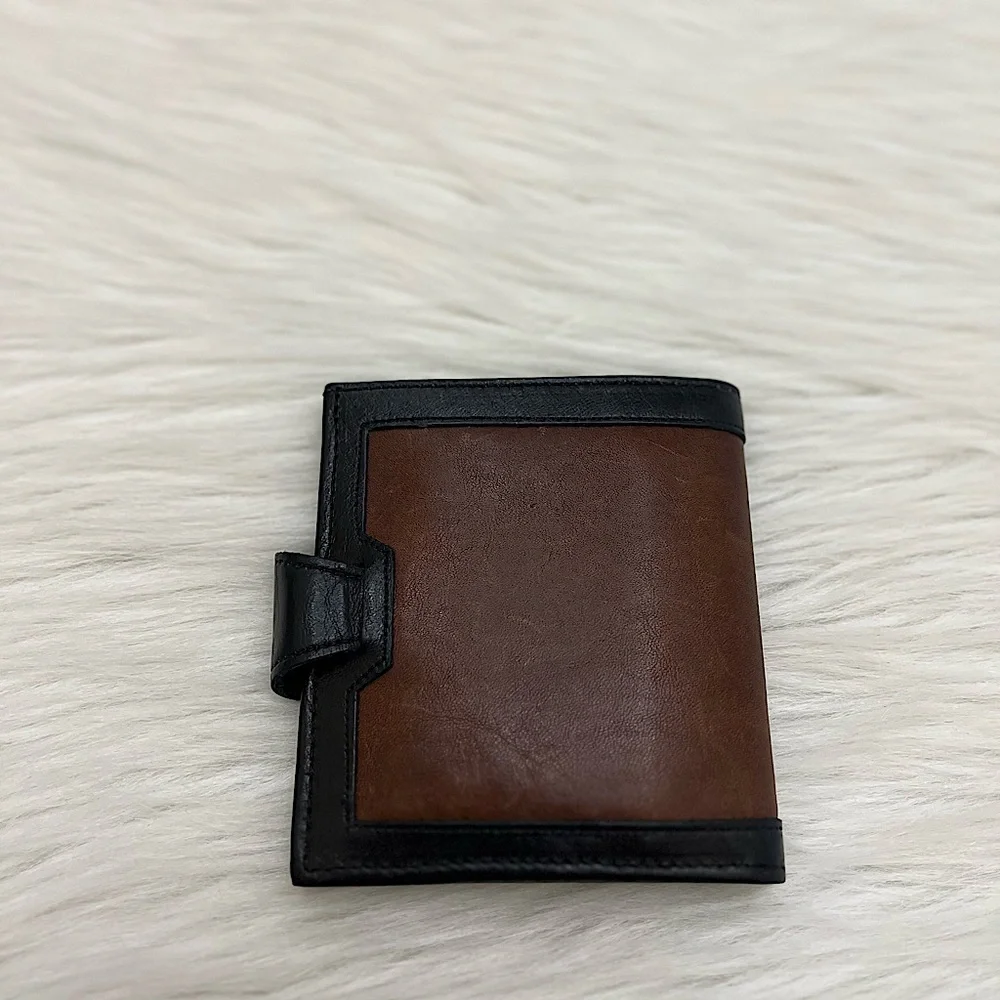 NOYMER - CLASSIC BROWN LEATHER COMPACT BI-FOLD SNAP WALLET